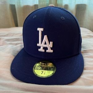 La fitted hat